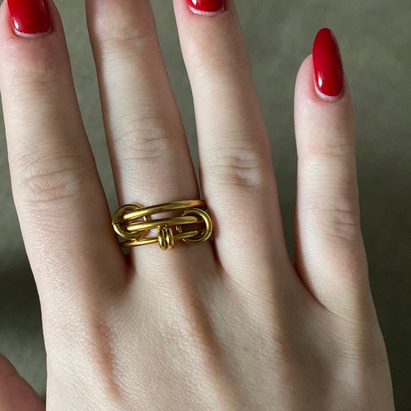 gold link ring - Picture 2 of 3